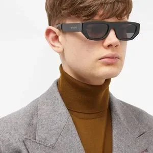 GUCCI ブラックサングラス Rectangular frame sunglasses in shiny black ruthenium metal